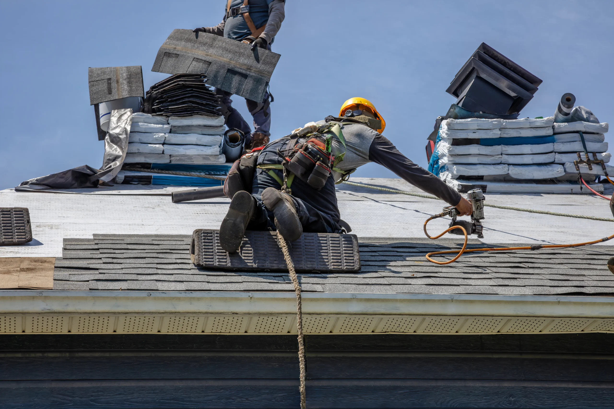 We offer a range of common roofing materials, including architectural shingles, metal roofing, and slate tiles. Each material is different in color and style, so you can find the one that best suits your home’s look. Whether you prefer a traditional, modern, or rustic appearance, we have the perfect roofing option for you.